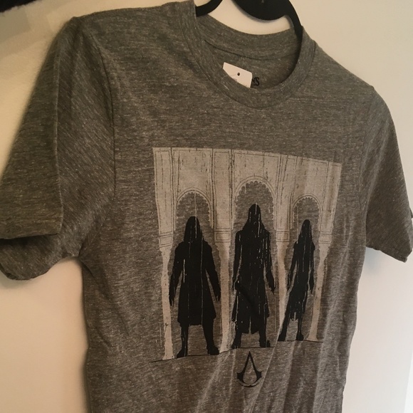NWT Assassin's Creed t-shirt size S. MOVING SALE - LAST CHANCE - Picture 2 of 9